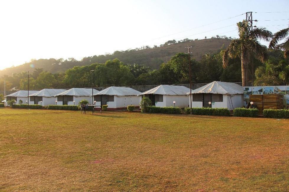 Whispering Woods Resort Lonavala Dış mekan fotoğraf