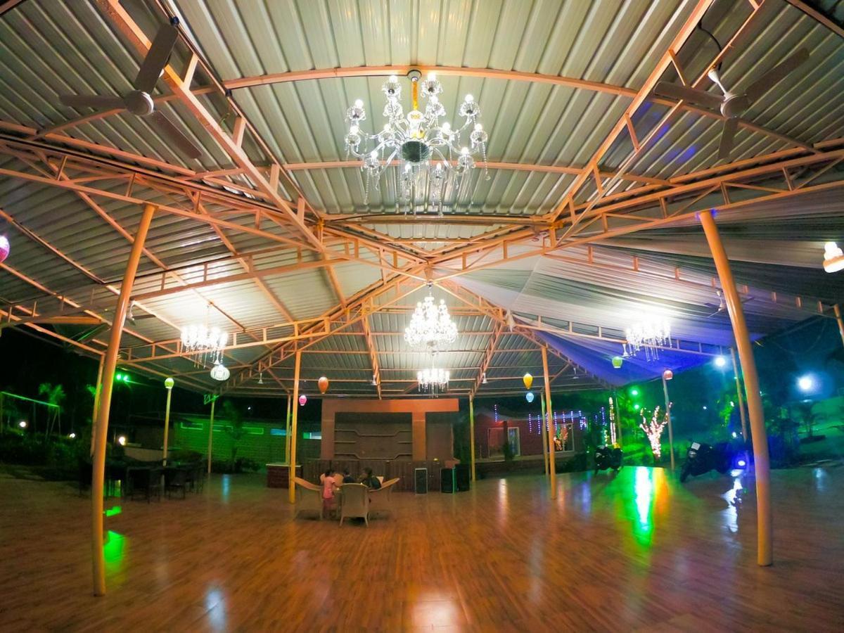 Whispering Woods Resort Lonavala Dış mekan fotoğraf