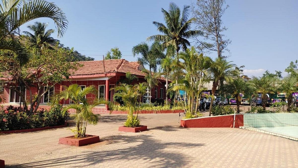Whispering Woods Resort Lonavala Dış mekan fotoğraf