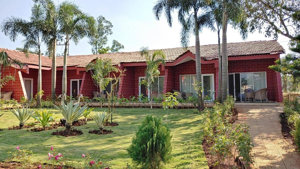 Whispering Woods Resort Lonavala Dış mekan fotoğraf